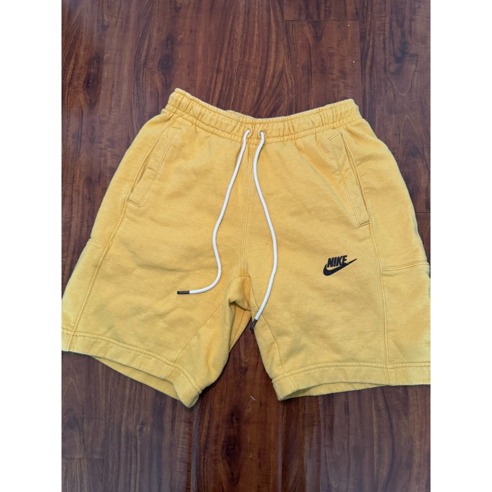 Nike Sportswear Fleece Shorts Pants Men's SZ S Yellow Solar Flare DA0688-761